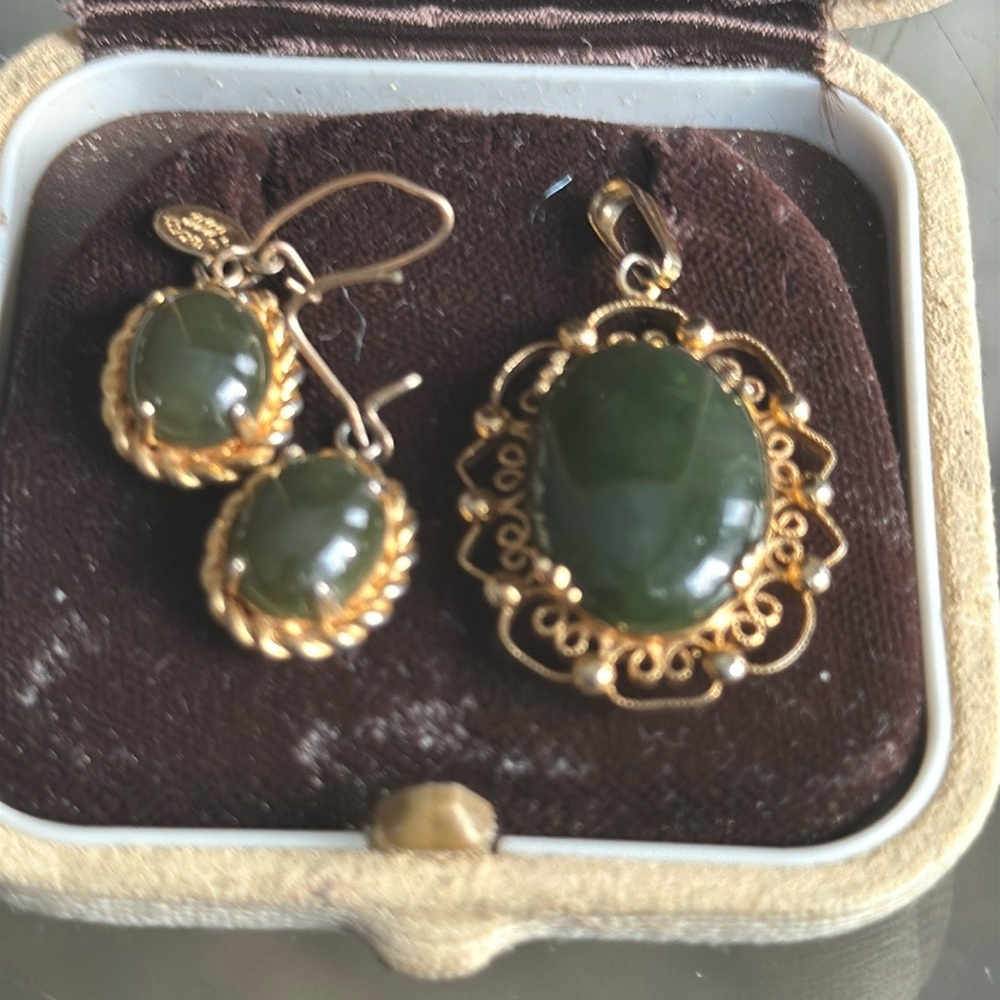 Vintage Sorrento 1/20 12k GF pendant with JJJ 1/20 12k earrings